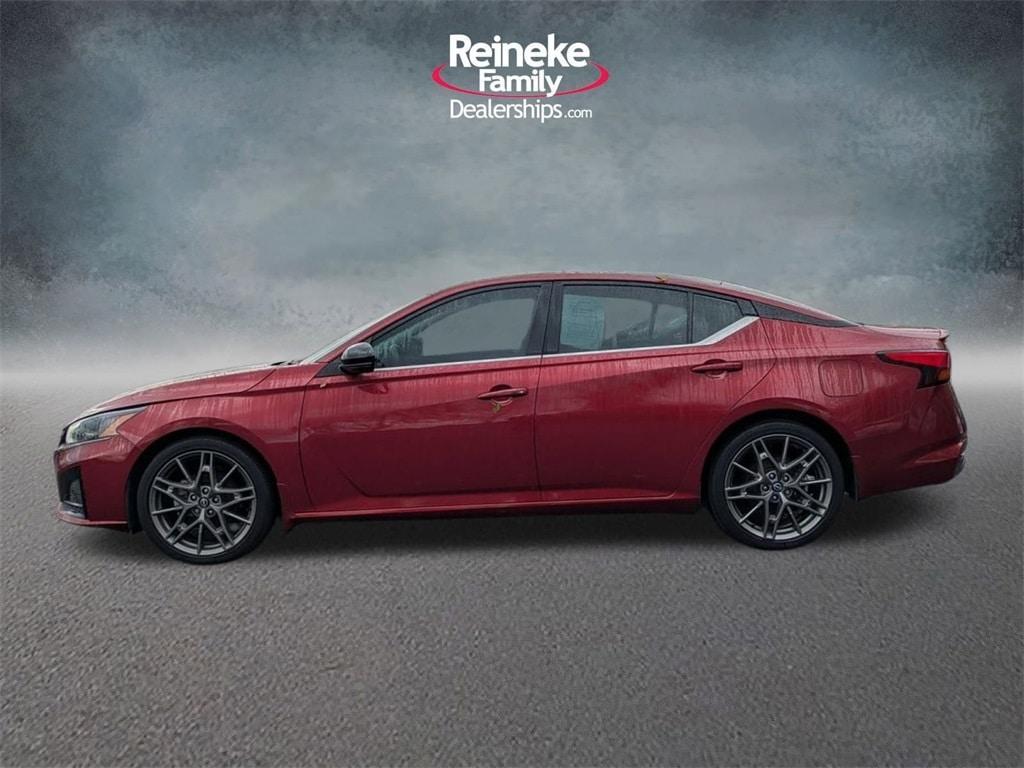 used 2023 Nissan Altima car, priced at $19,999