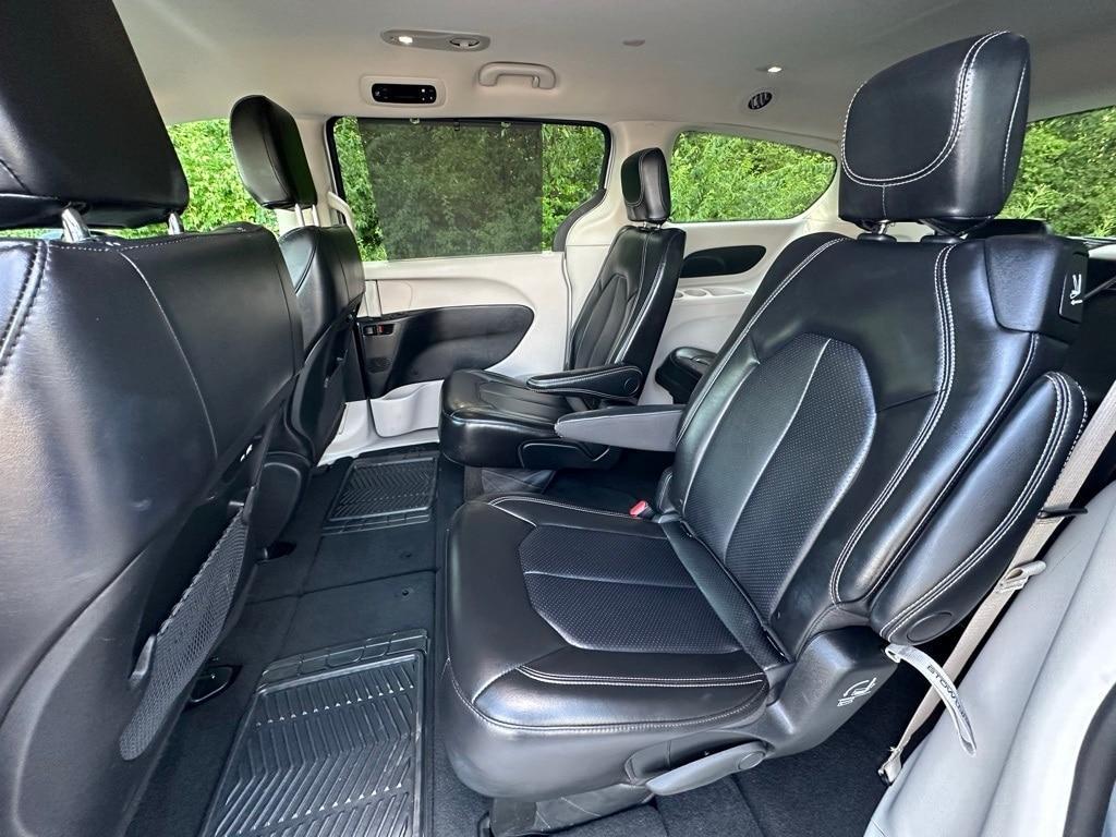 used 2024 Chrysler Pacifica car, priced at $30,981