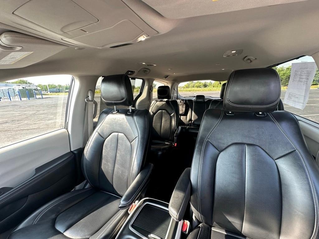 used 2024 Chrysler Pacifica car, priced at $30,981