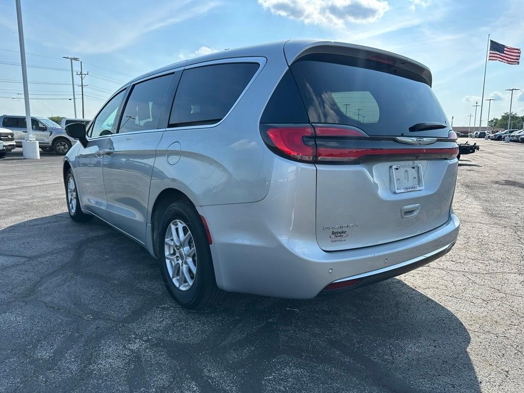 used 2024 Chrysler Pacifica car, priced at $30,981