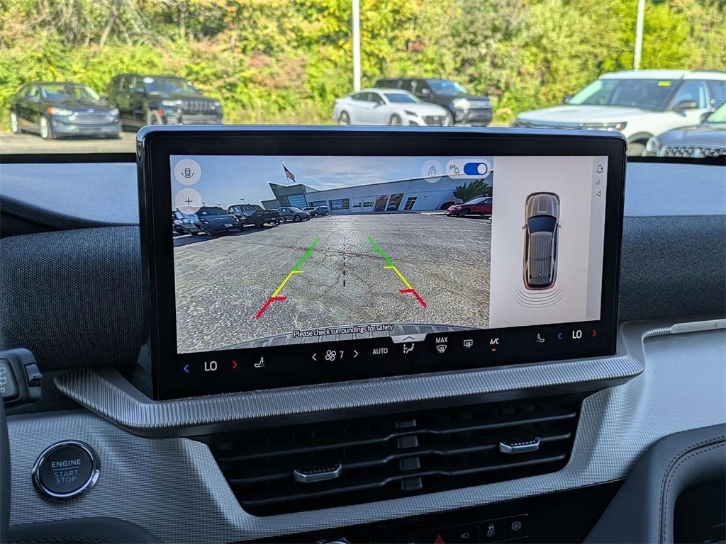 new 2025 Ford Explorer car, priced at $41,082
