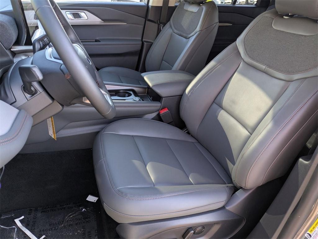 new 2025 Ford Explorer car, priced at $45,901