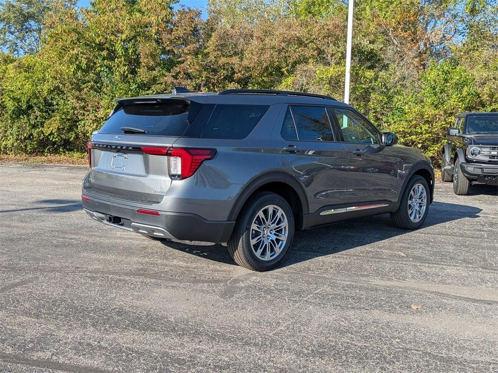 new 2025 Ford Explorer car, priced at $45,901
