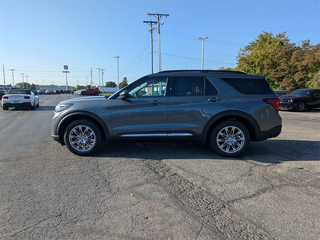 new 2025 Ford Explorer car, priced at $45,901