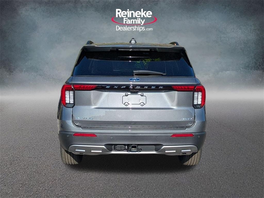 new 2025 Ford Explorer car, priced at $45,901