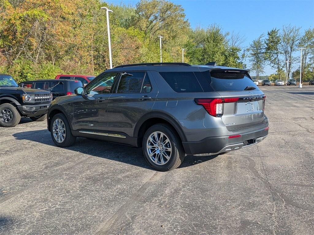 new 2025 Ford Explorer car, priced at $45,901