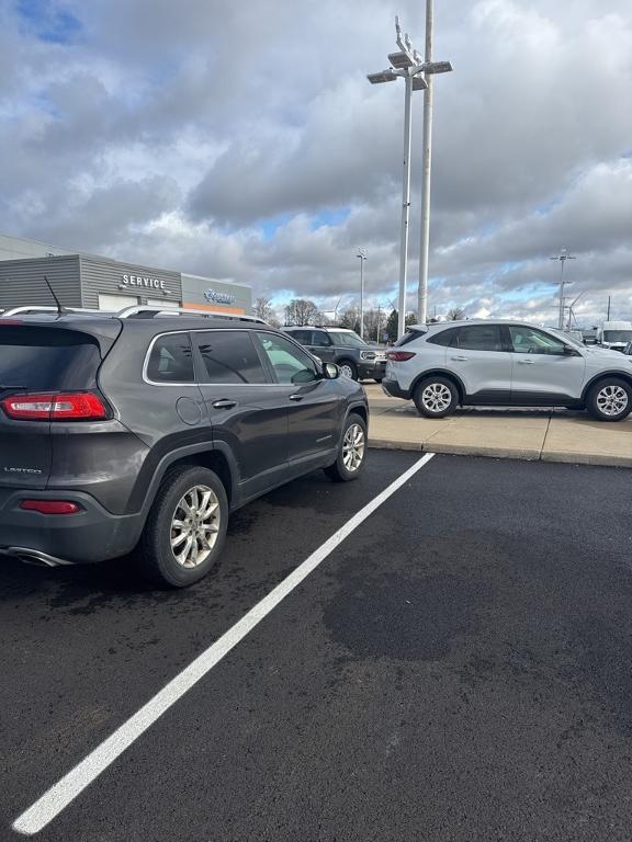 used 2015 Jeep Cherokee car, priced at $8,630