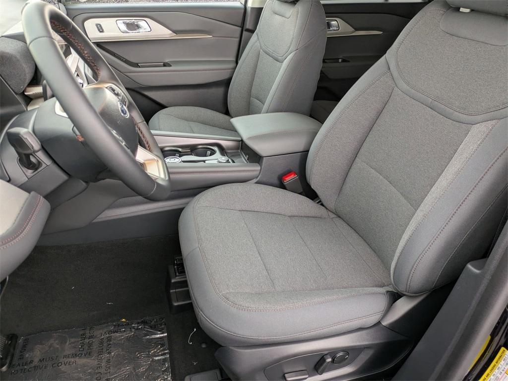 new 2025 Ford Explorer car, priced at $40,731