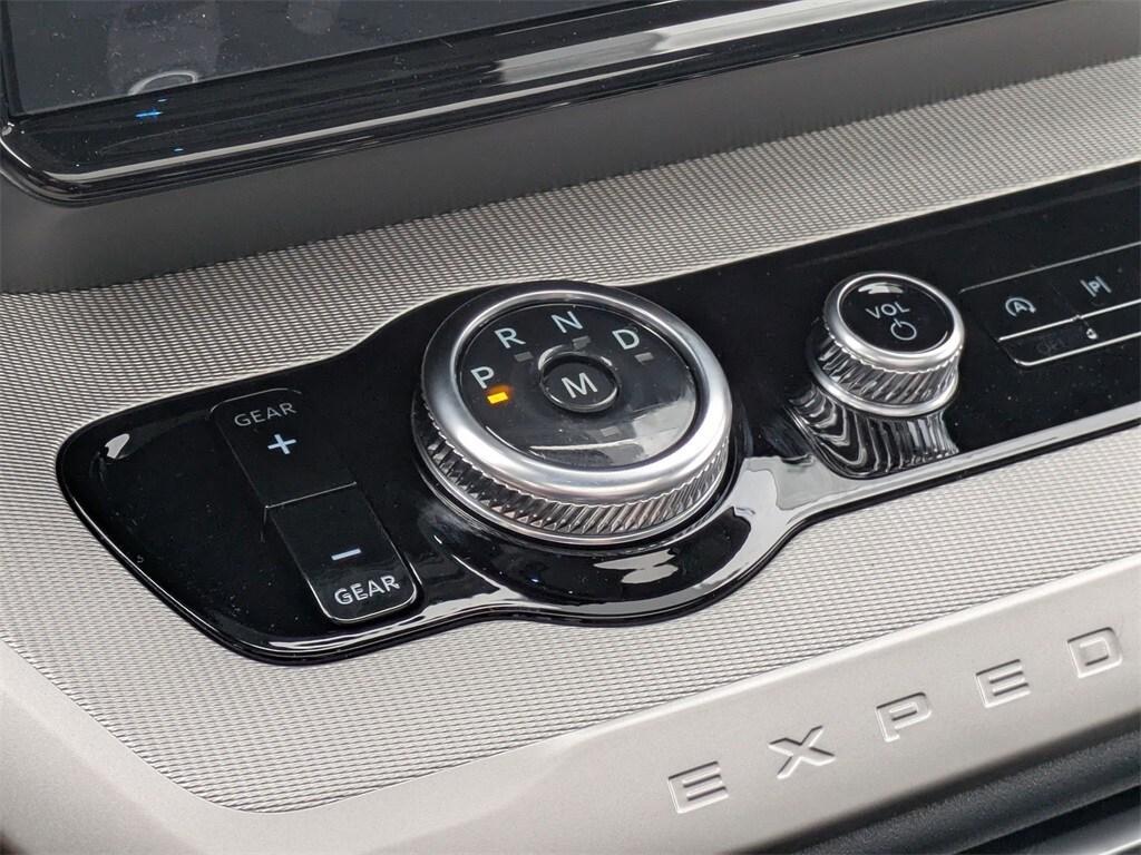 new 2025 Ford Expedition Max car, priced at $70,183