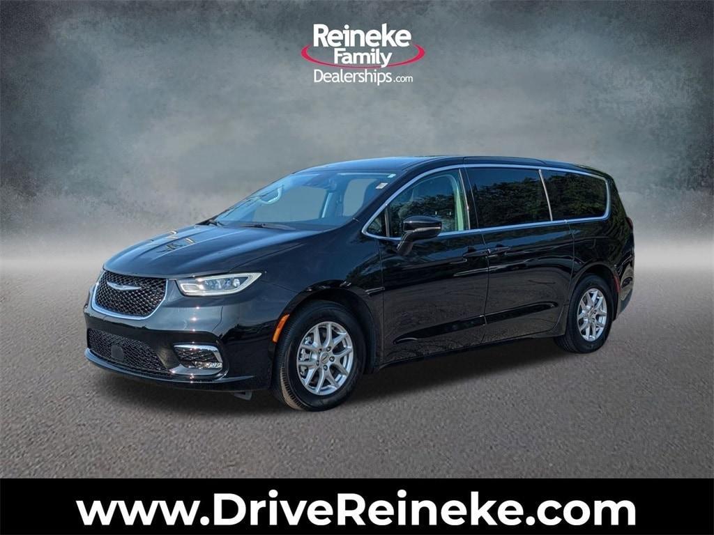 used 2024 Chrysler Pacifica car, priced at $31,960