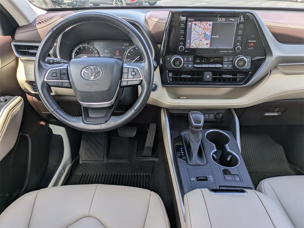 used 2022 Toyota Highlander car, priced at $31,258