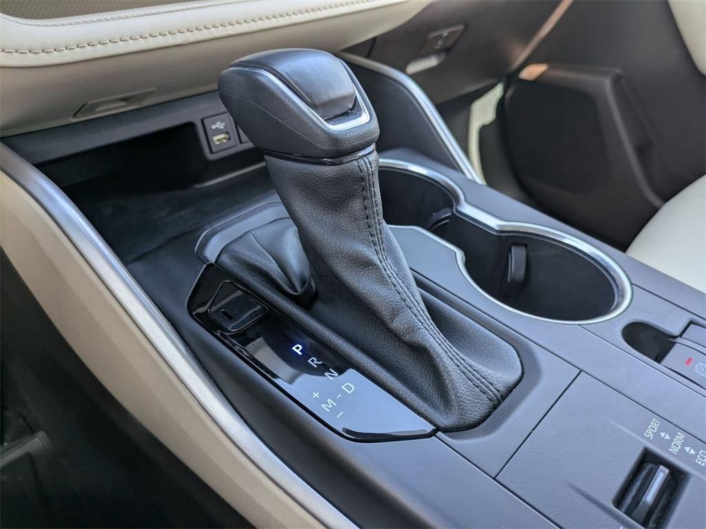 used 2022 Toyota Highlander car, priced at $31,258