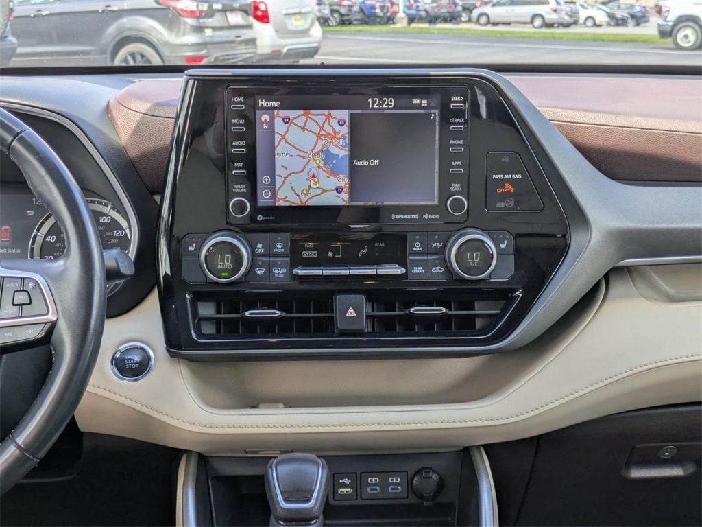 used 2022 Toyota Highlander car, priced at $31,258