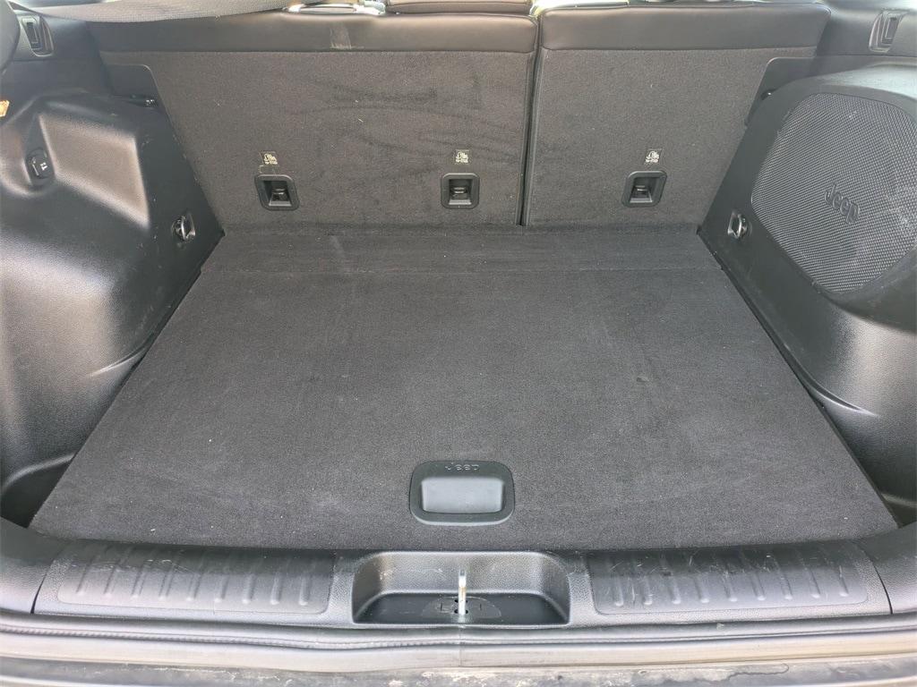 used 2021 Jeep Cherokee car, priced at $19,025