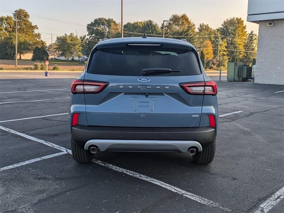 new 2025 Ford Escape car, priced at $39,895