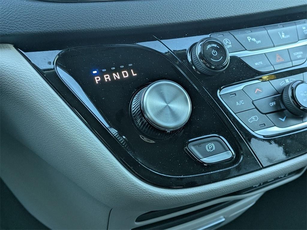 used 2024 Chrysler Pacifica car, priced at $29,518