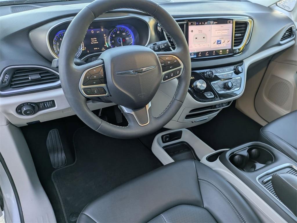used 2024 Chrysler Pacifica car, priced at $29,518