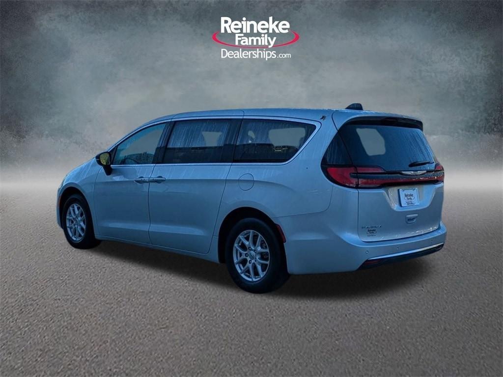 used 2024 Chrysler Pacifica car, priced at $29,518