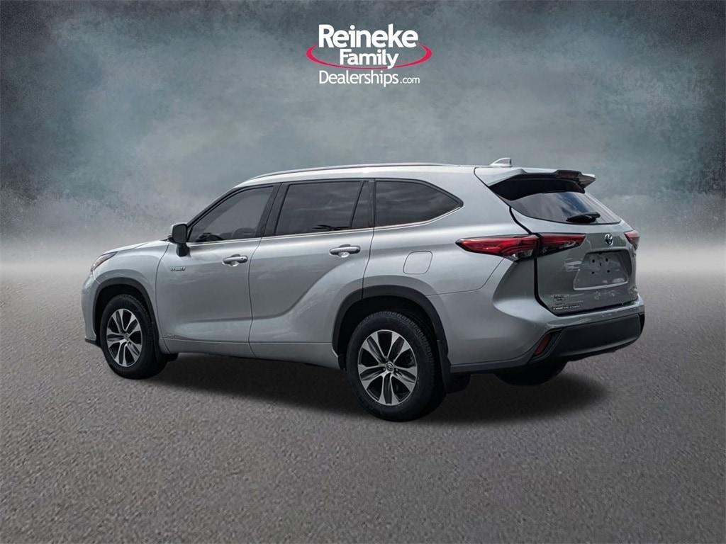 used 2021 Toyota Highlander Hybrid car, priced at $40,351
