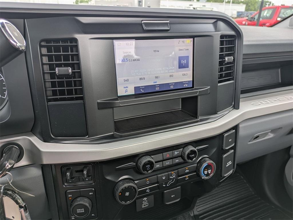 new 2025 Ford F-250 car, priced at $52,640
