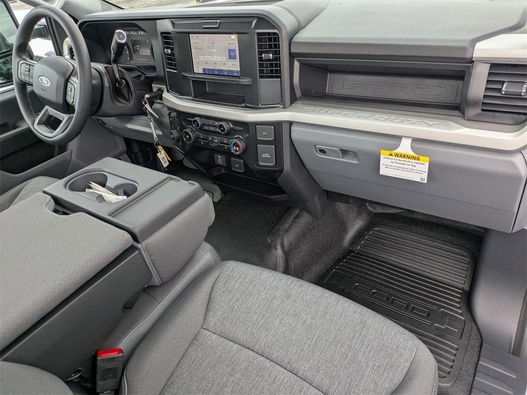 new 2025 Ford F-250 car, priced at $52,640