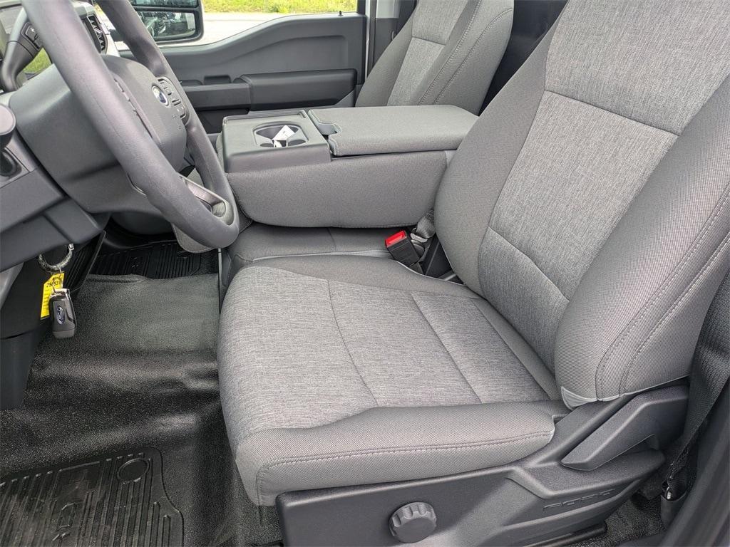 new 2025 Ford F-250 car, priced at $52,640