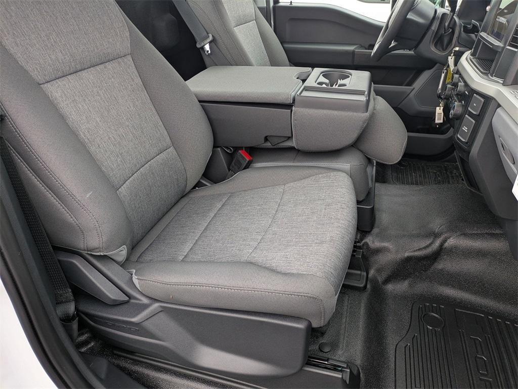 new 2025 Ford F-250 car, priced at $52,640