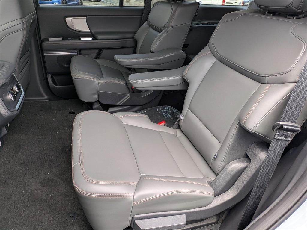 new 2025 Ford Expedition car, priced at $75,650