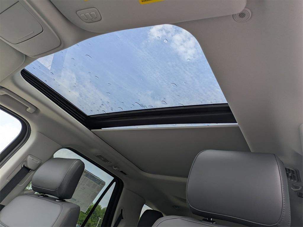 new 2025 Ford Expedition car, priced at $75,650