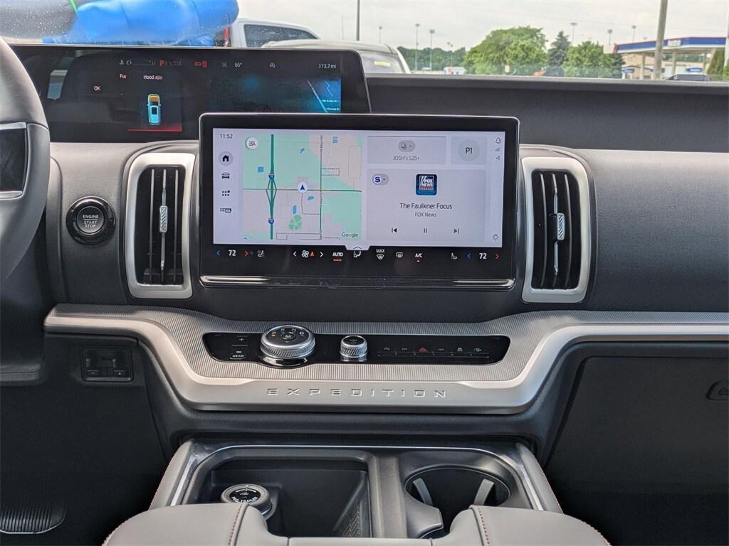 new 2025 Ford Expedition car, priced at $75,650