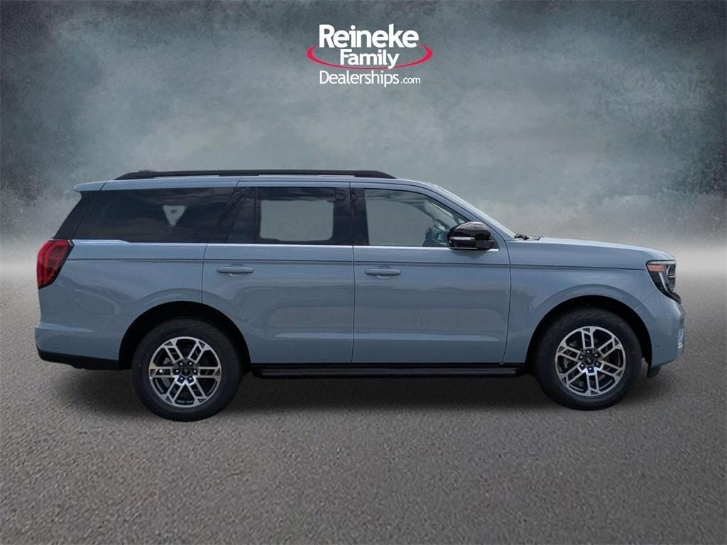 new 2025 Ford Expedition car, priced at $75,650
