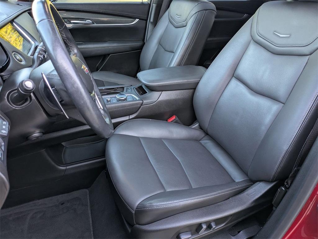 used 2023 Cadillac XT5 car, priced at $37,344