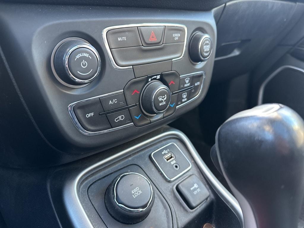 used 2019 Jeep Compass car, priced at $12,999