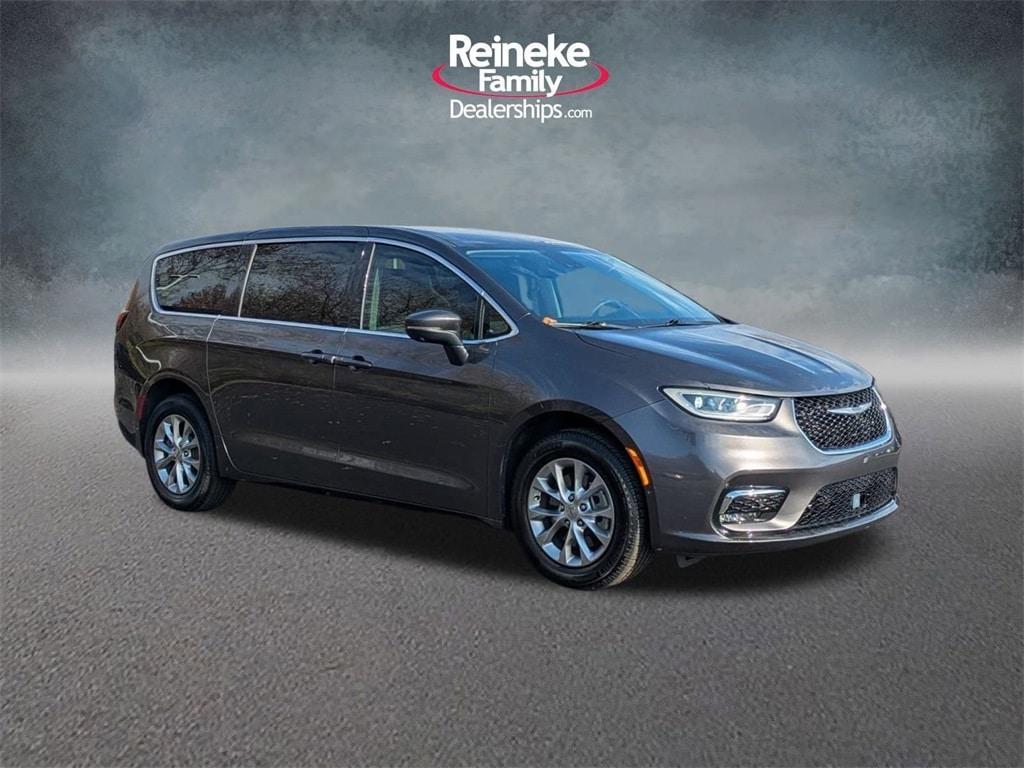 used 2023 Chrysler Pacifica car, priced at $28,988