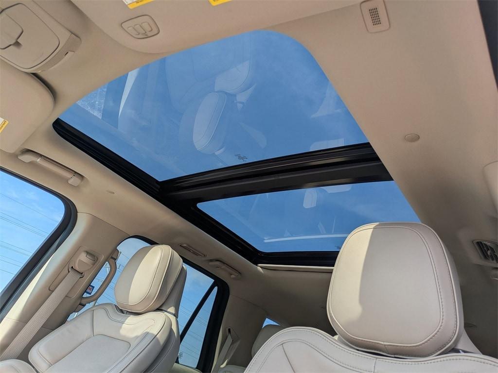 used 2019 Lincoln Navigator car, priced at $37,957