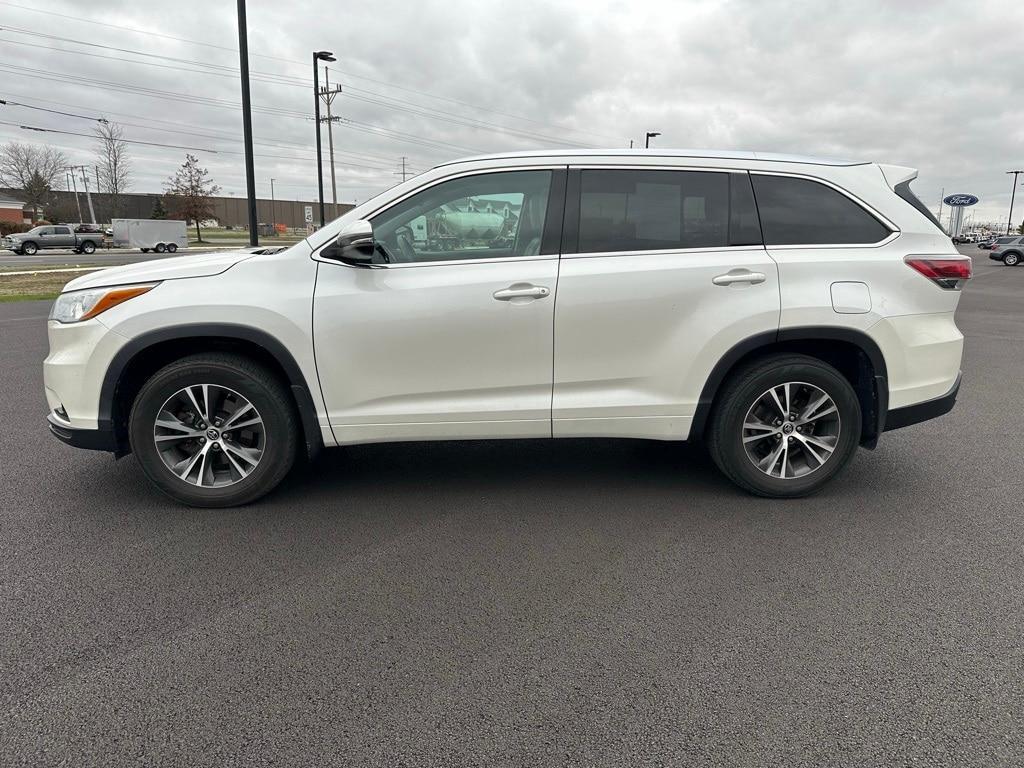 used 2016 Toyota Highlander car, priced at $19,682