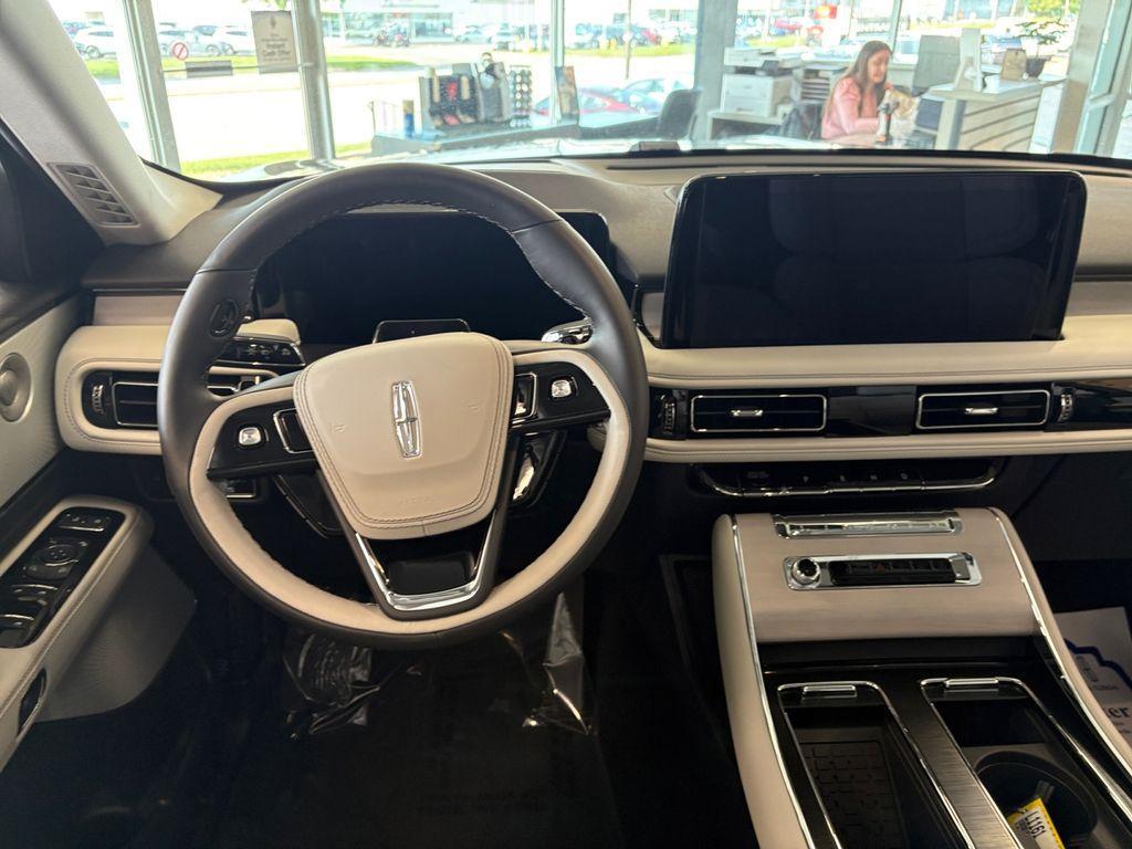 new 2025 Lincoln Aviator car, priced at $77,312