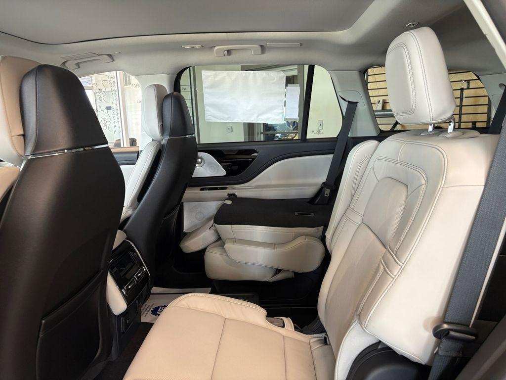 new 2025 Lincoln Aviator car, priced at $77,312