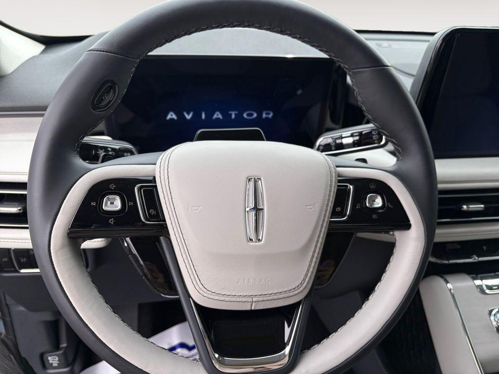 new 2025 Lincoln Aviator car, priced at $77,312