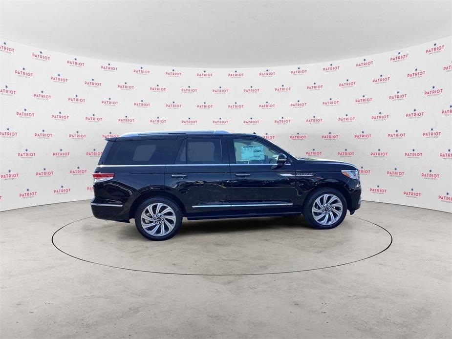 new 2024 Lincoln Navigator car, priced at $97,048