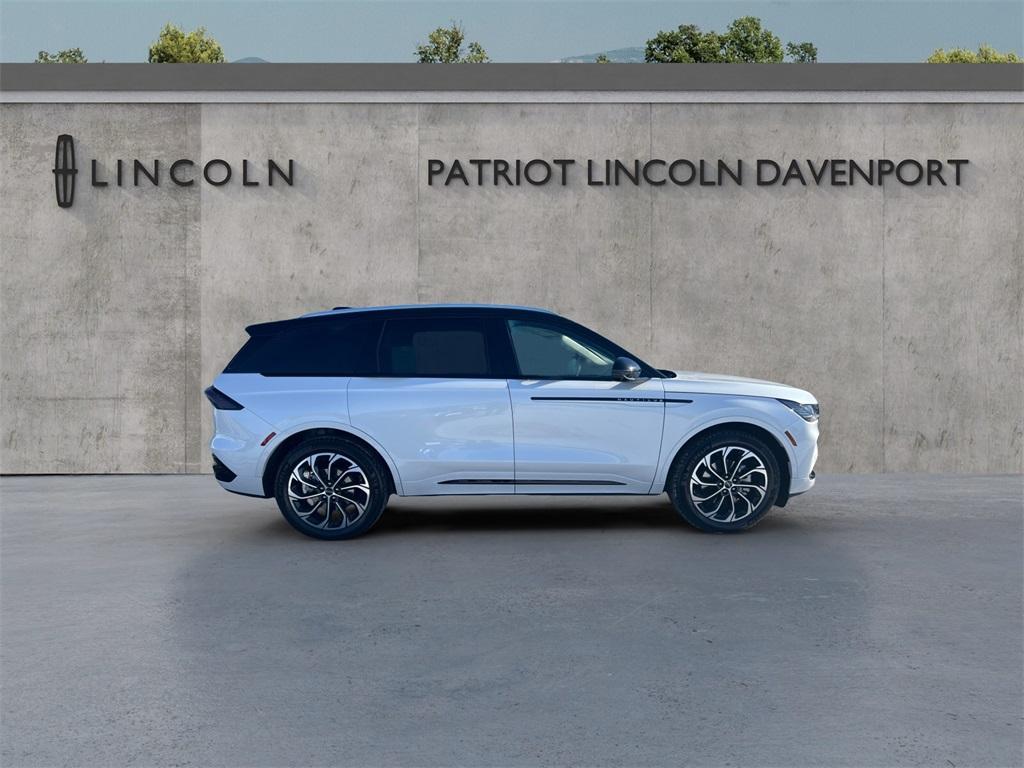 new 2025 Lincoln Nautilus car, priced at $63,455