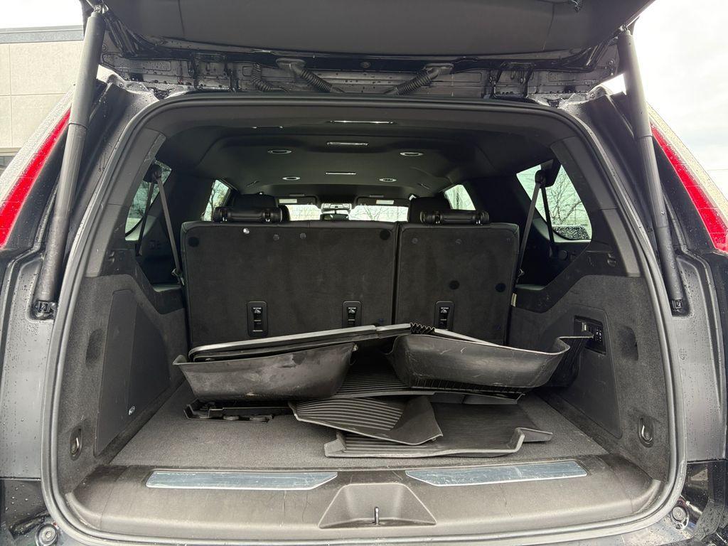 used 2022 Cadillac Escalade ESV car, priced at $63,995