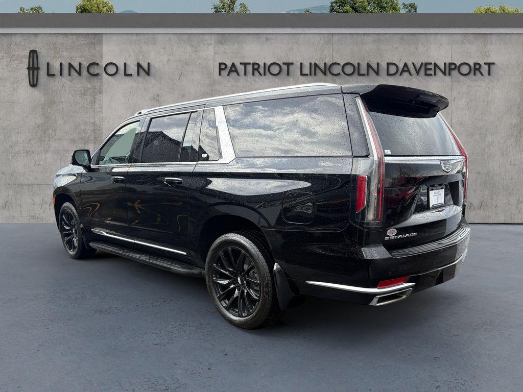 used 2022 Cadillac Escalade ESV car, priced at $63,995