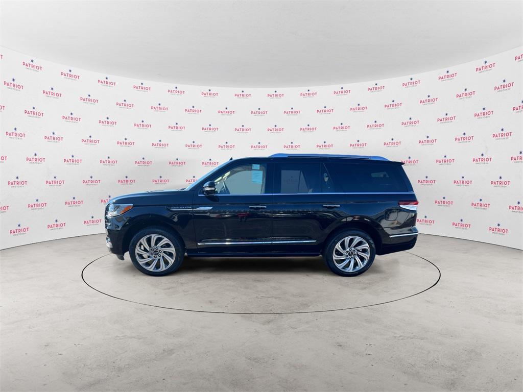 new 2024 Lincoln Navigator car, priced at $97,078