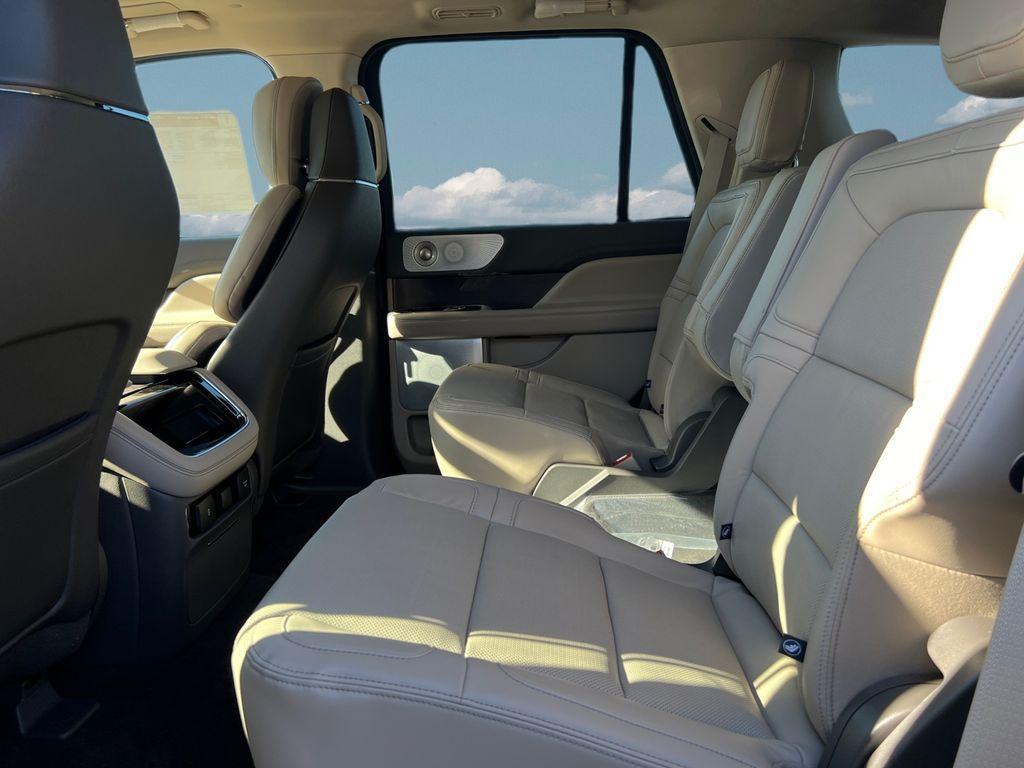 new 2024 Lincoln Navigator car, priced at $93,960