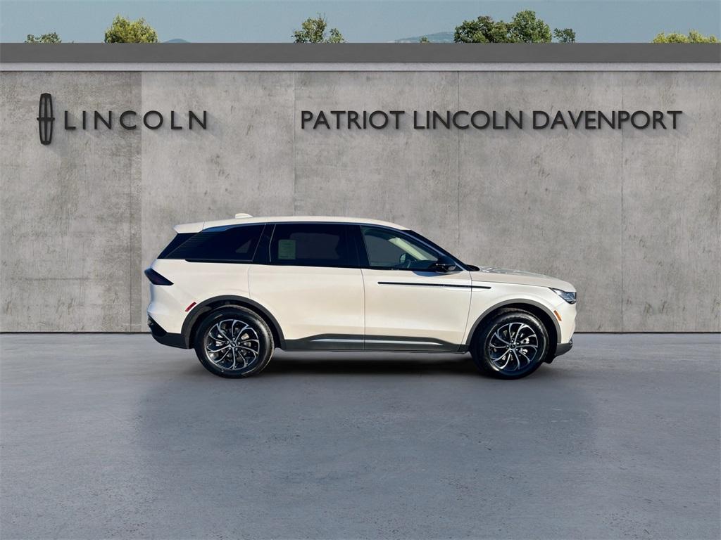 new 2025 Lincoln Nautilus car, priced at $61,020