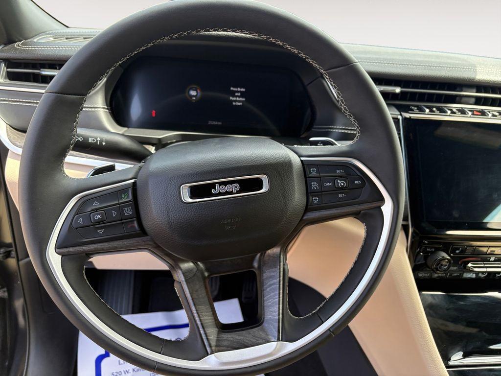 used 2024 Jeep Grand Cherokee car, priced at $39,615