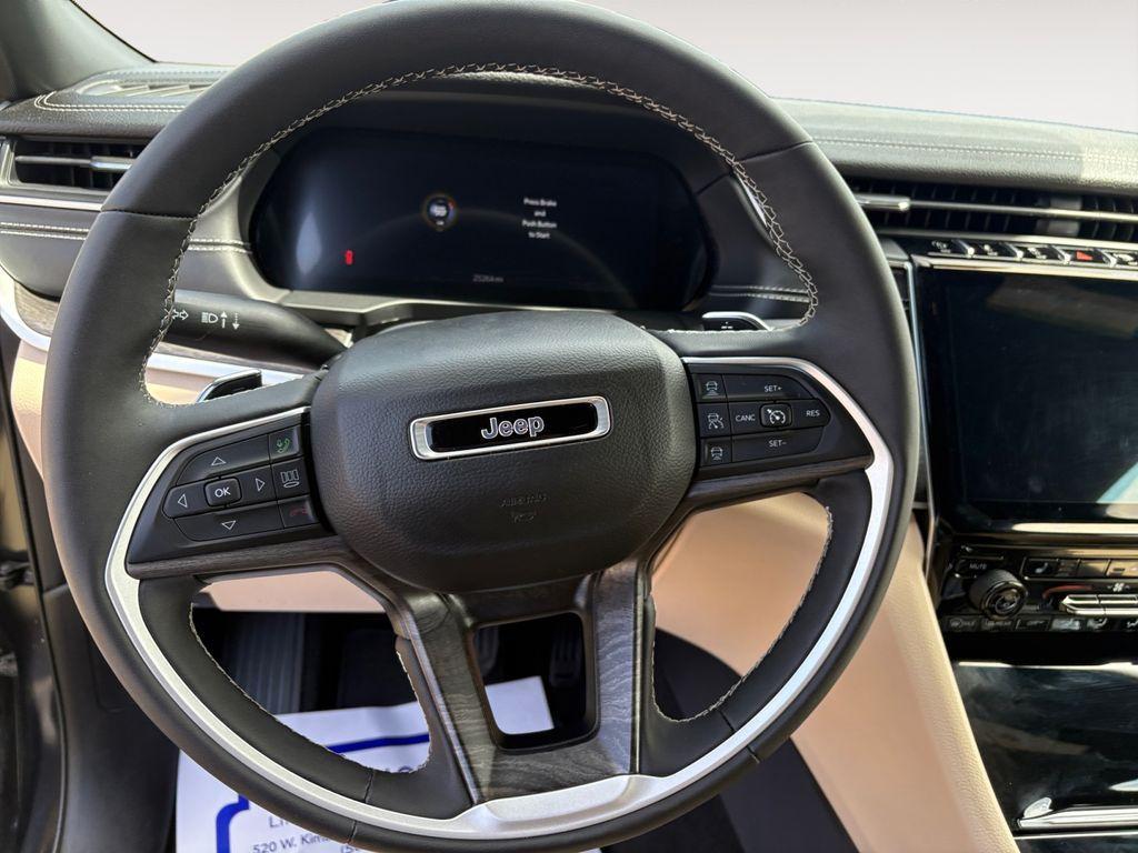 used 2024 Jeep Grand Cherokee car, priced at $42,995
