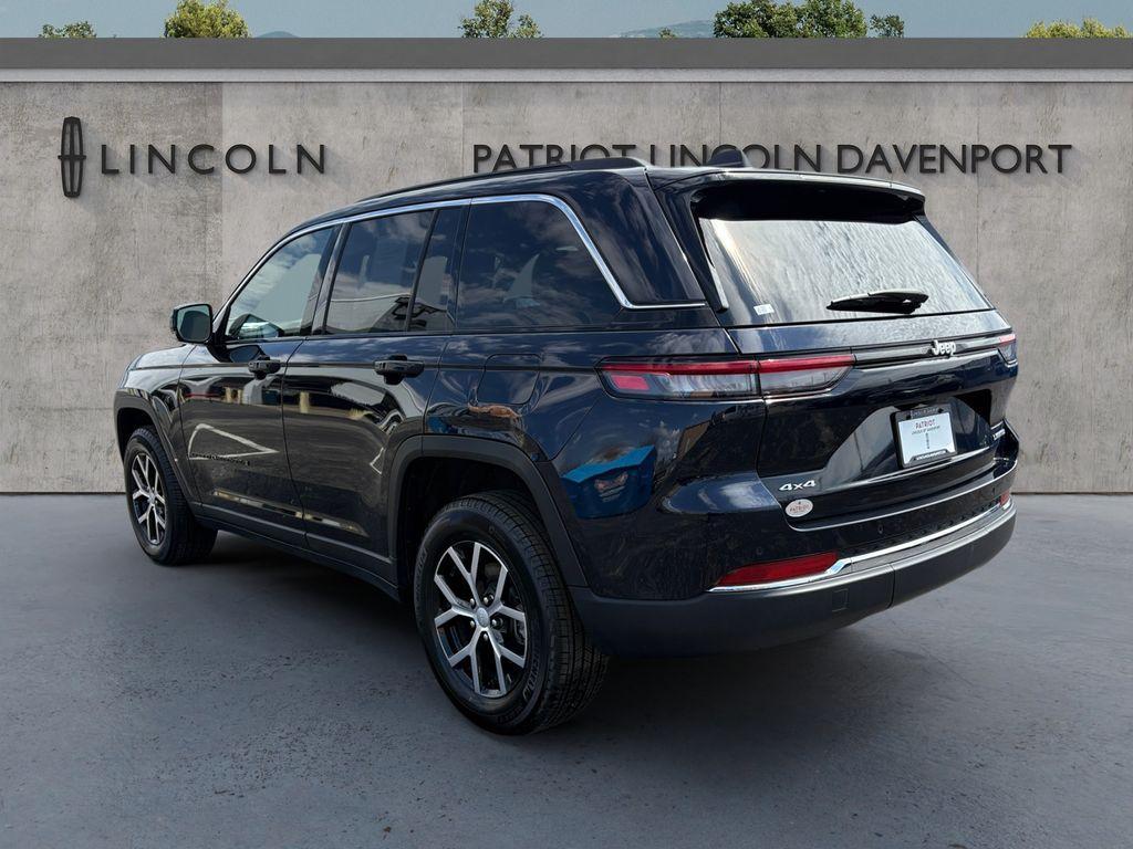 used 2024 Jeep Grand Cherokee car, priced at $39,615