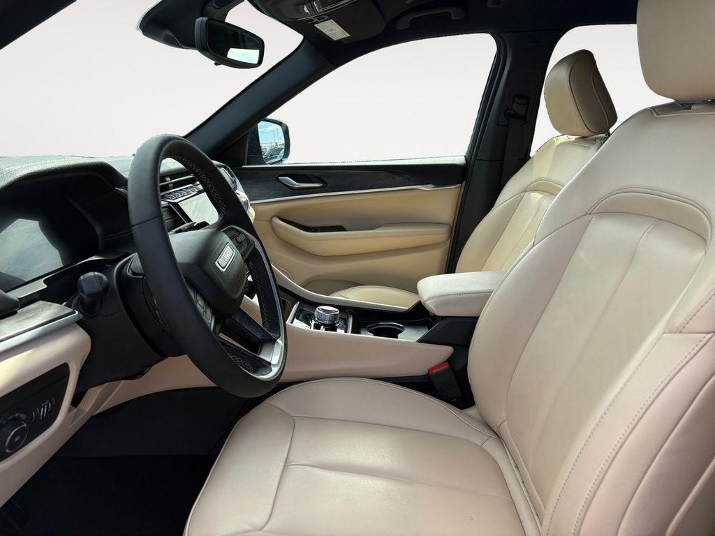 used 2024 Jeep Grand Cherokee car, priced at $42,995
